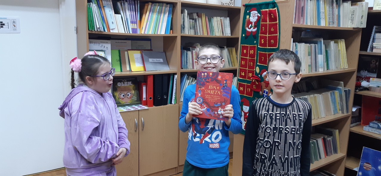 BIBLIOTECZNY KALENDARZ ADWENTOWY